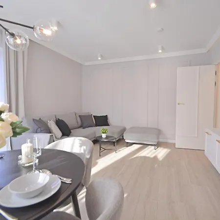 Flotylla-apartamenty Bryza - Parking *