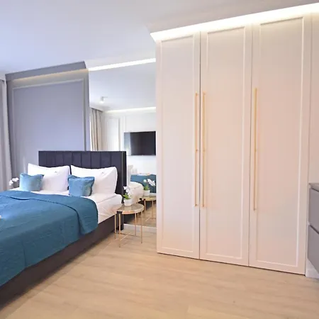 Flotylla-apartamenty Bryza - Parking Apartment