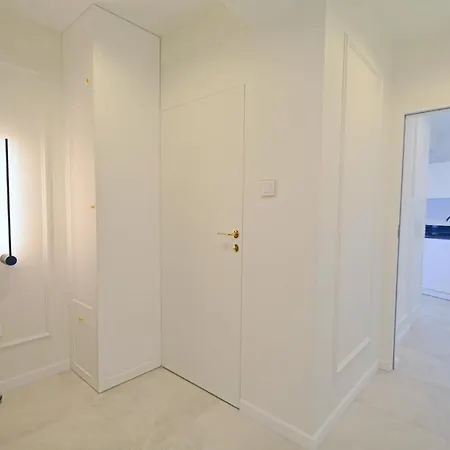 Flotylla-apartamenty Bryza - Parking Apartment *
